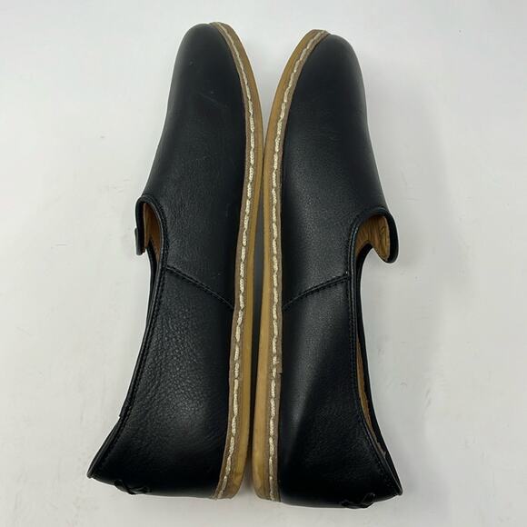 Black Flats Slip-On Shoes with Smooth Leather and Rounded Toe - Picture 6 of 10